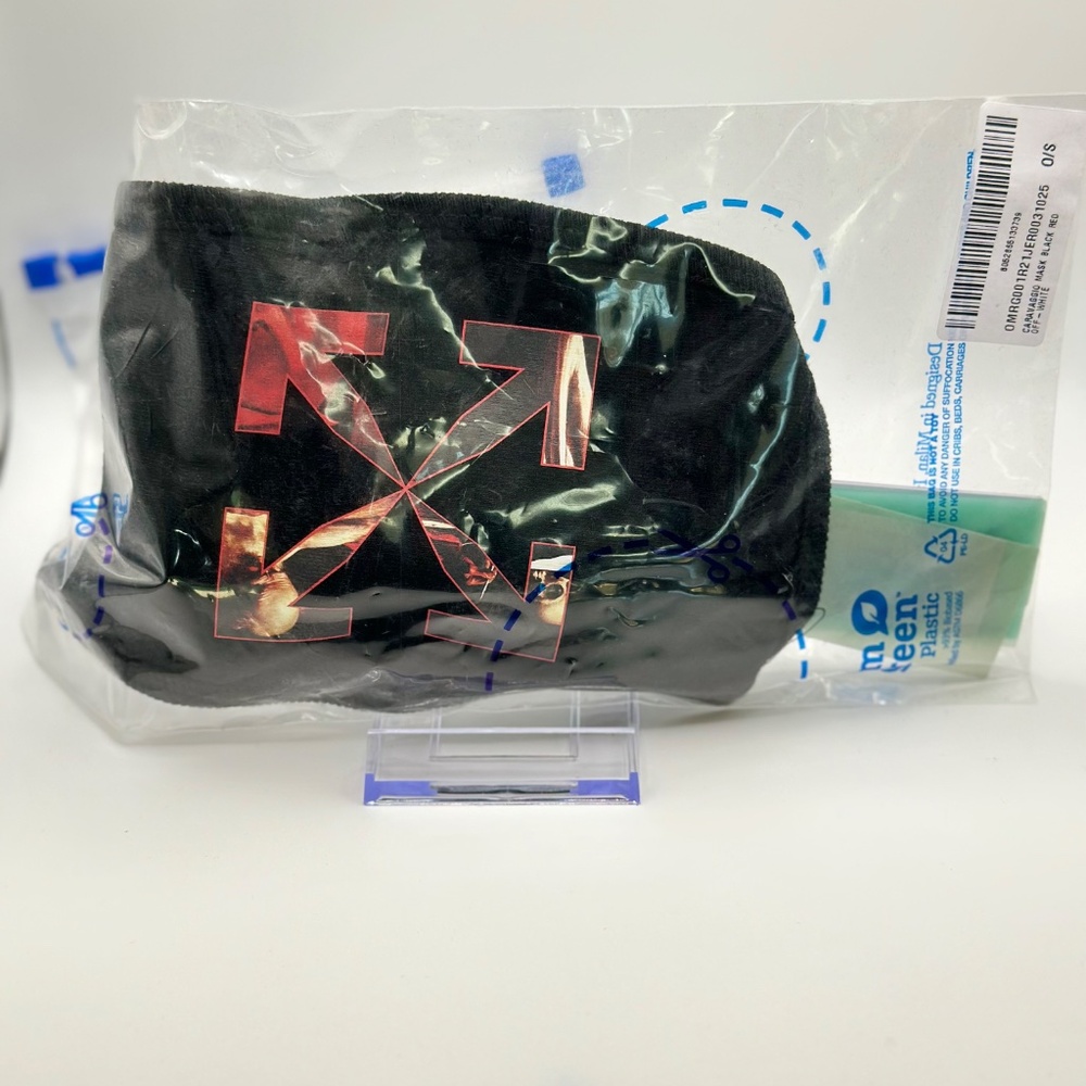 Off-White Face Mask “Black/Red Caravaggio Mask” - Picture 4 of 4